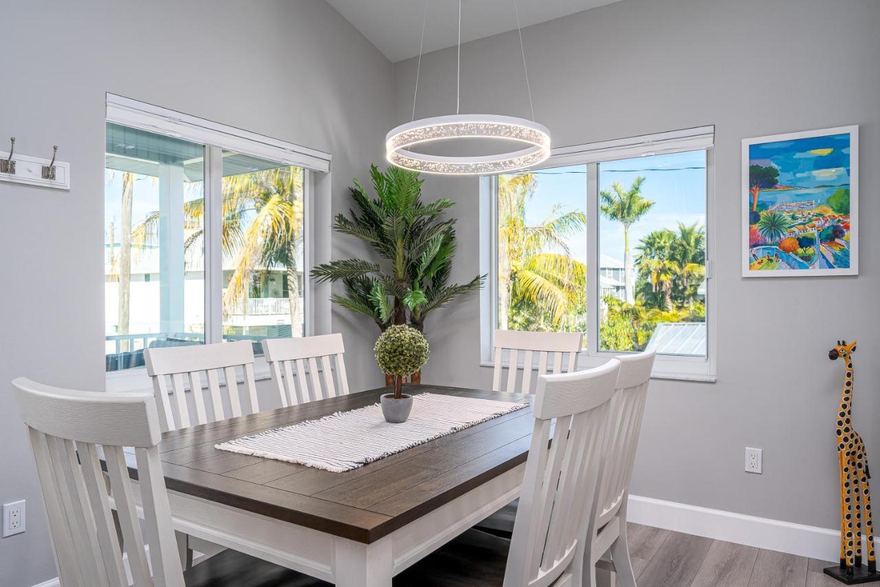 Beautiful New Build Private Pool Home On The North End Of Fort Myers Beach! Home エクステリア 写真